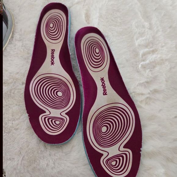 Women's Reebok EasyTone Gray Silver Sneakers Size 8.5 - Picture 3 of 14